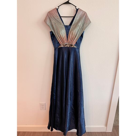 Top - Picture 3 of 10